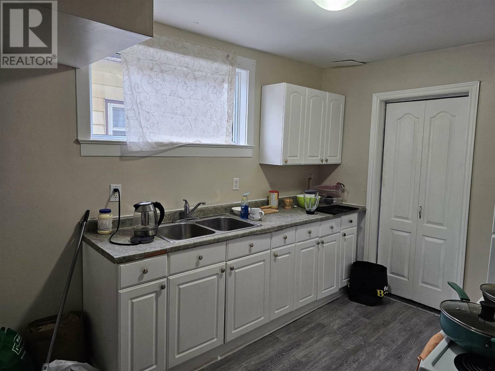 Property Photo: 104 London St ON P6A 2S4