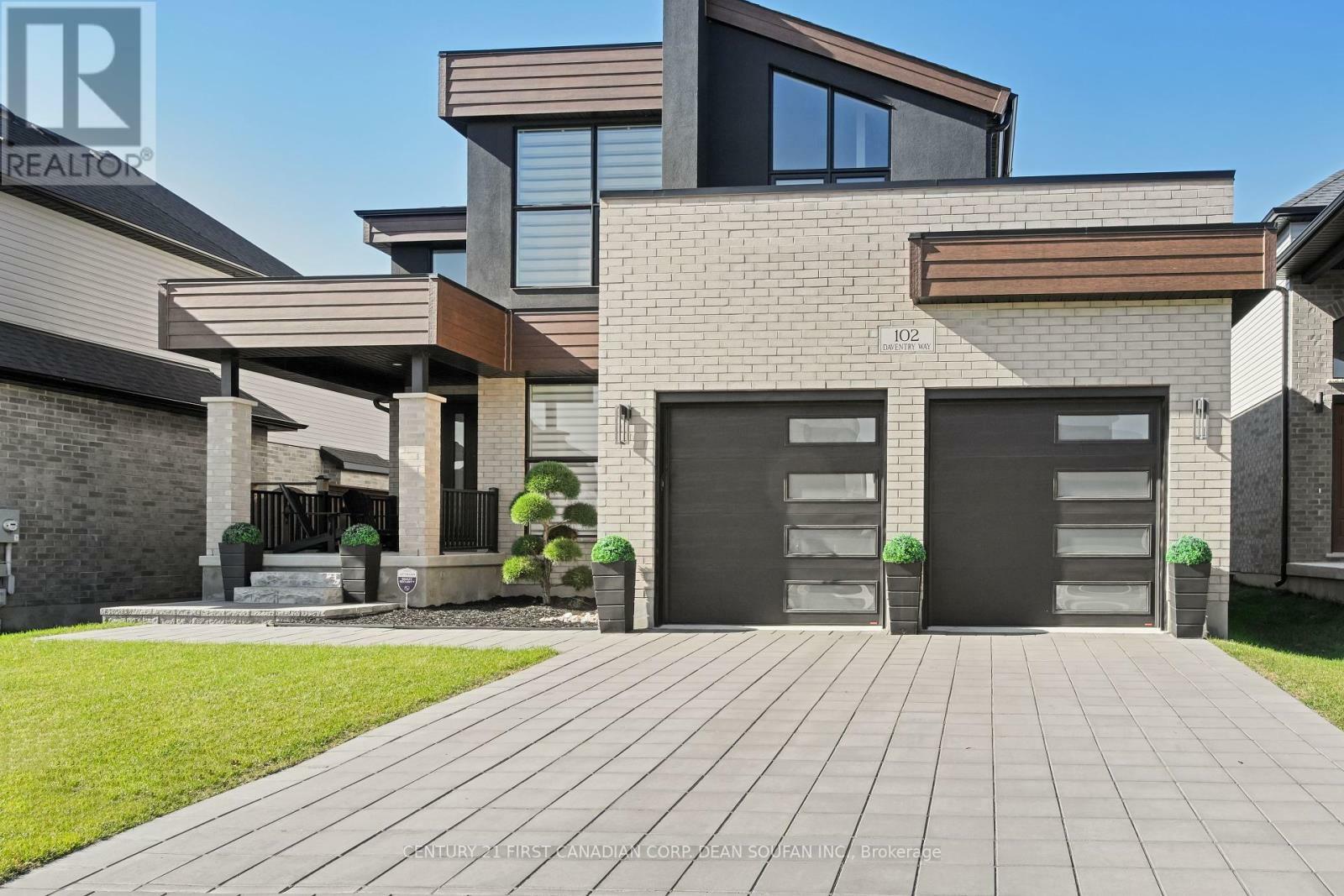 Property Photo: 102 Daventry Way ON N0L 1R0
