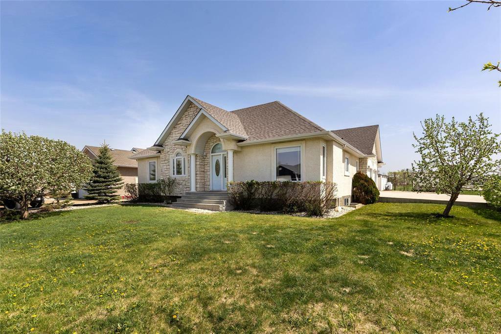 Property Photo: 61 Carleton Drive MB R5G 0C6