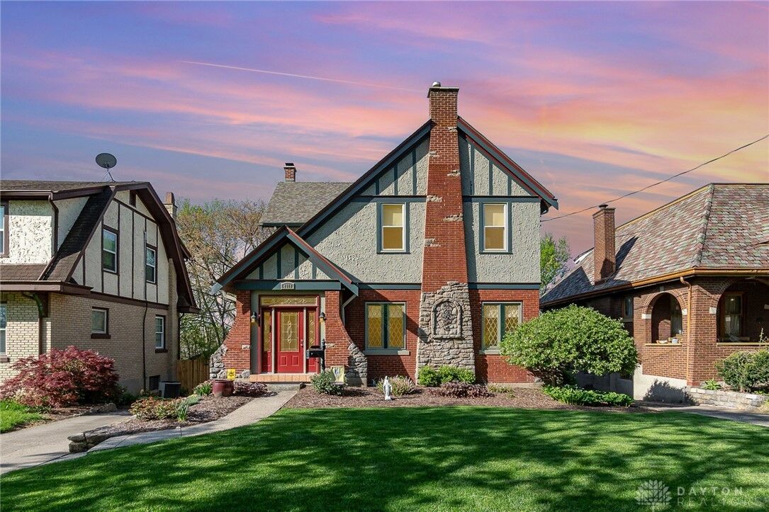 Property Photo: 4311 Ridgeview Avenue OH 45238