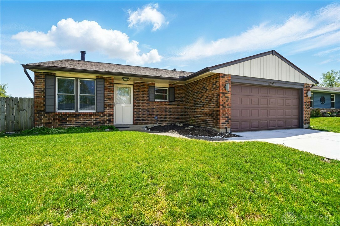 Property Photo: 8398 Trowbridge Way OH 45424