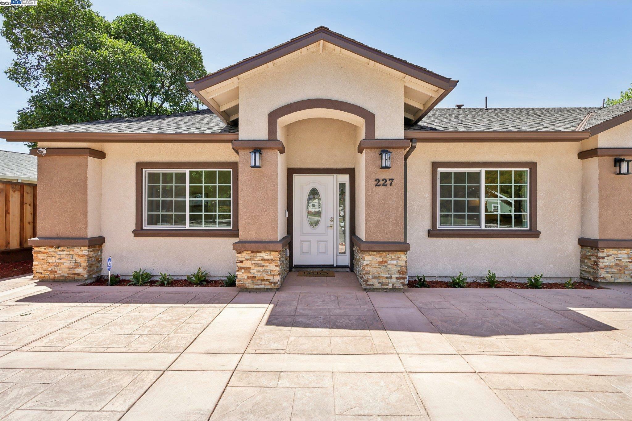 Property Photo: 227 Holmes St CA 94550