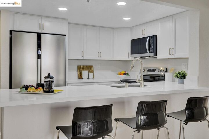 Property Photo: 545 Pierce St 1102 CA 94706
