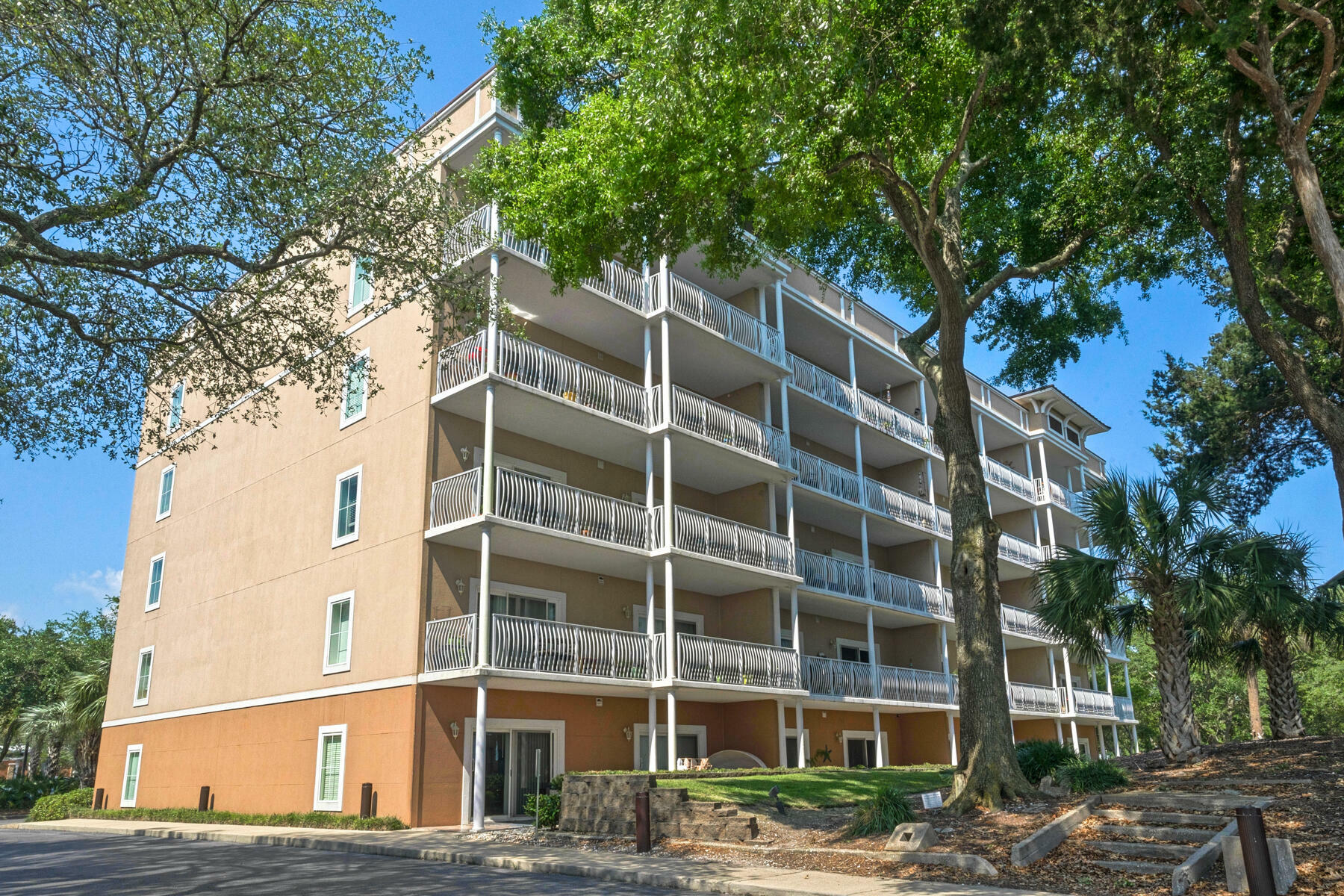 Property Photo: 113 SE Brooks Street 201 FL 32548