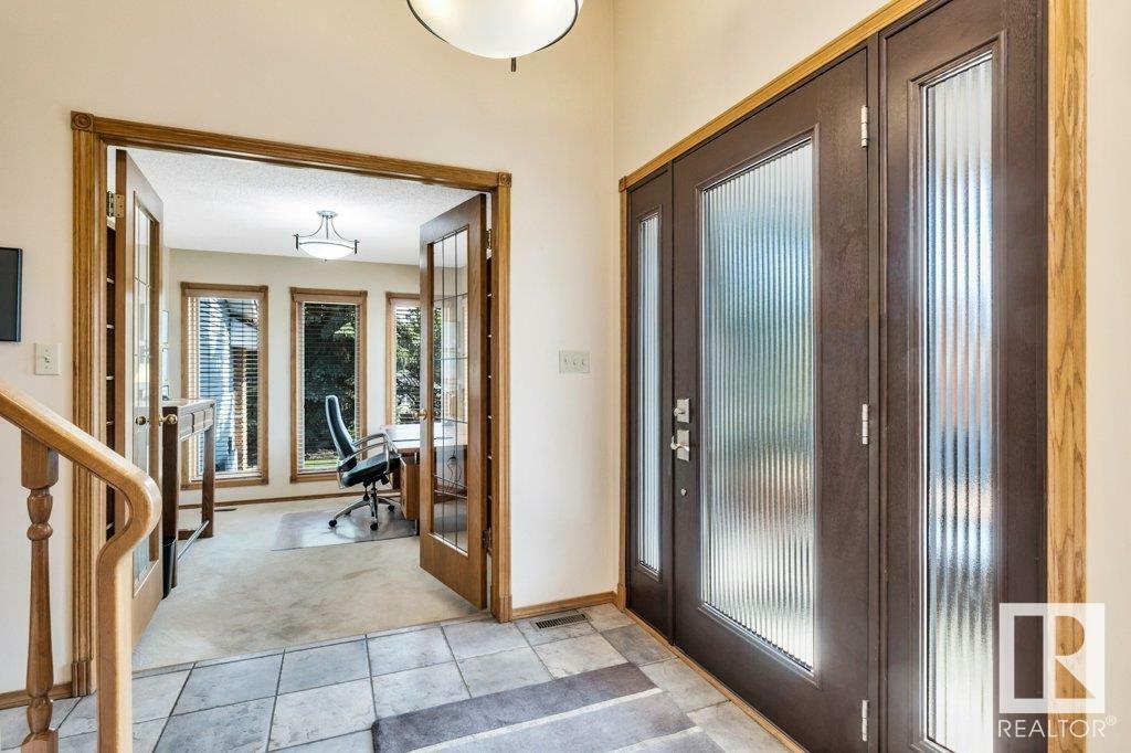 Property Photo: 2 Kirklees Crescent AB T8A 5H3