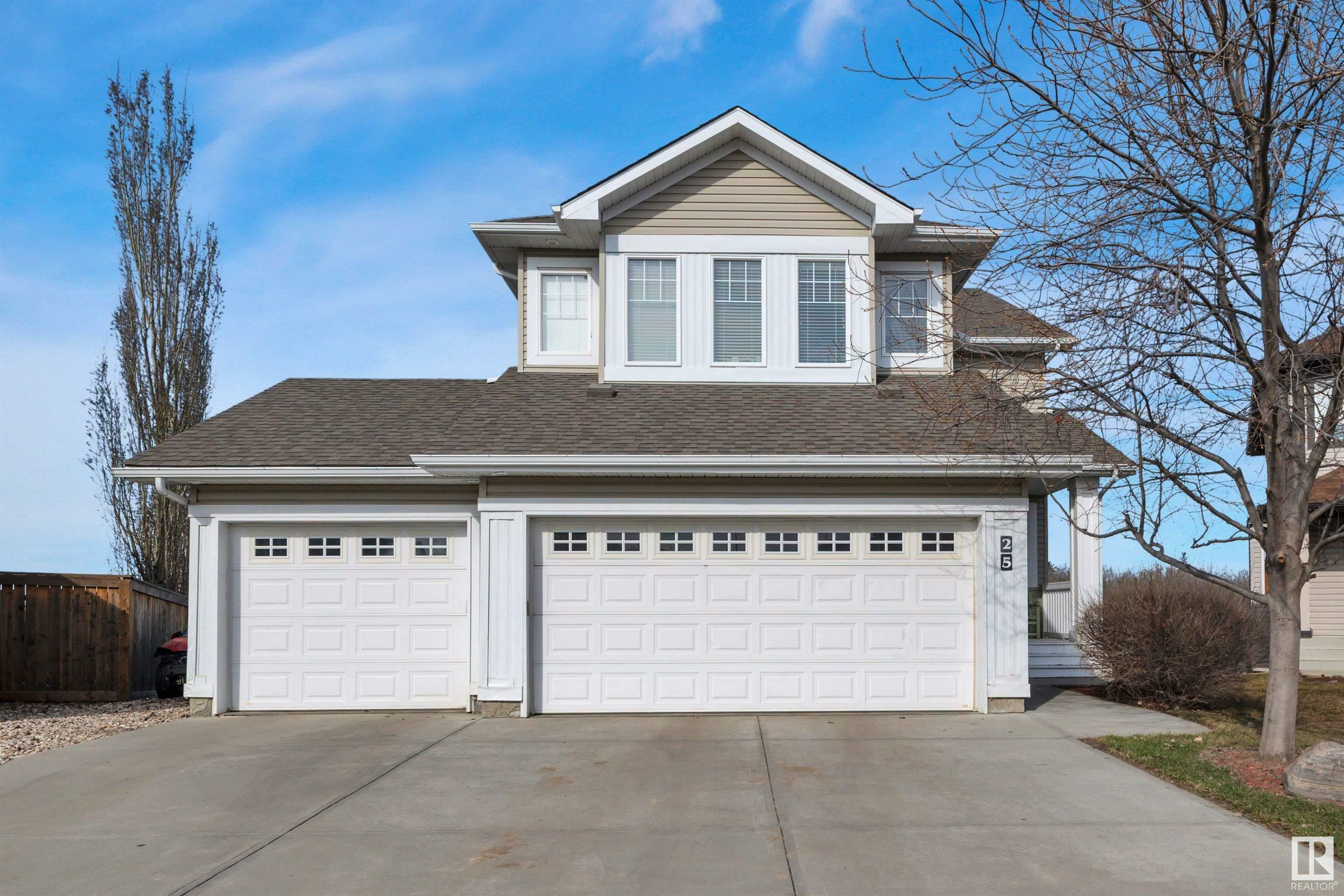 Property Photo: 25 Cherry Point(E) AB T8L 0H2