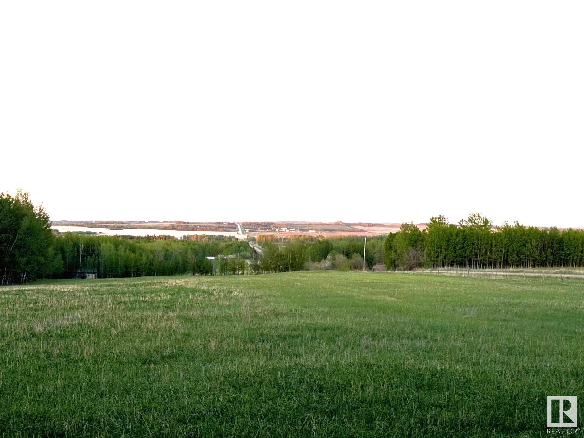 Property Photo:  9326 Twp Rd 550  AB T0E 2M0 