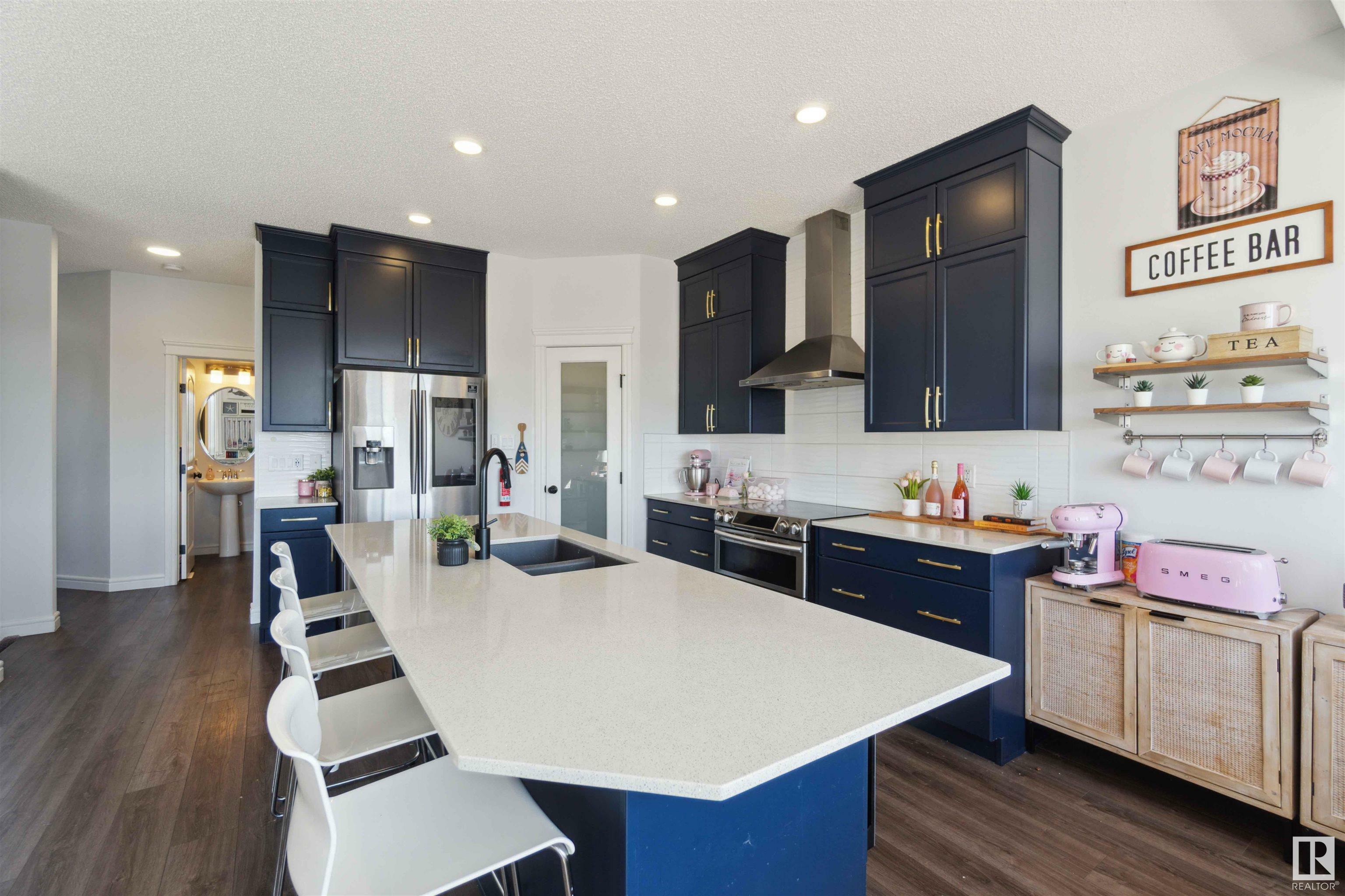 Photo de la propriété: 102 Juneau Way AB T8N 7V6