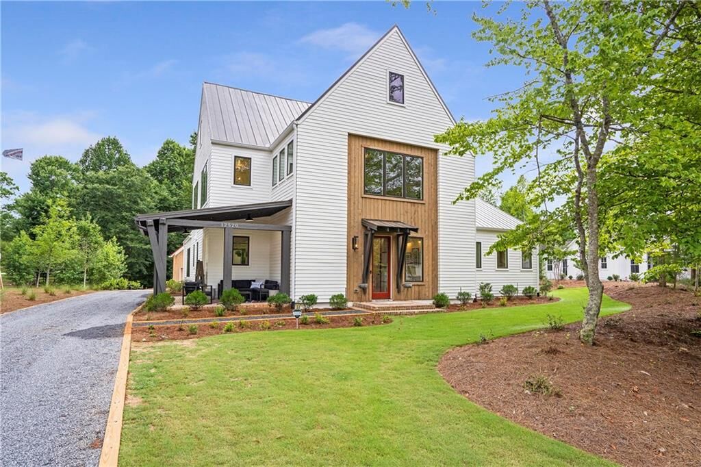 Property Photo: 12520 Celestine Way GA 30075