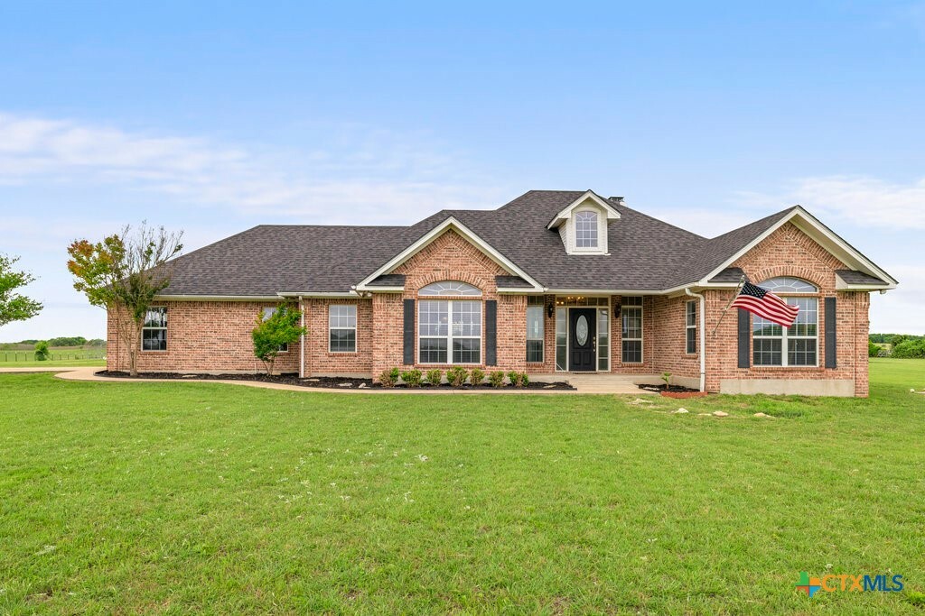 Property Photo: 1566 Raby Road TX 76524