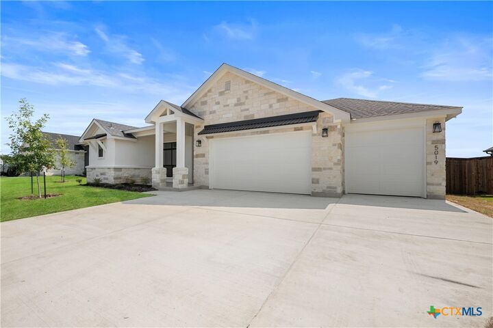 Property Photo:  5019 Fence Line Trail  TX 76559 