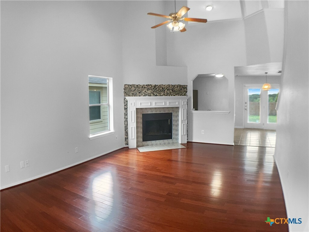 Property Photo: 6502 Griffith Loop TX 76549