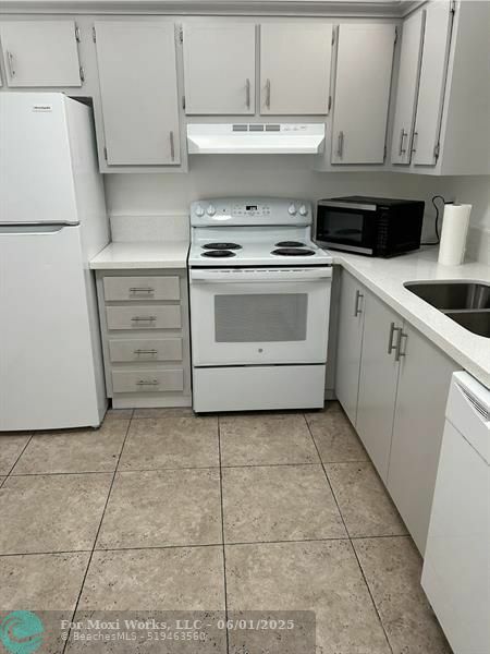 Property Photo:  406 NW 68th Ave 419  FL 33317 
