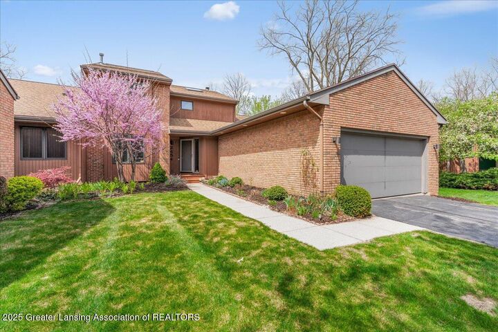 2454 Emerald Lake Drive  East Lansing MI 48823 photo