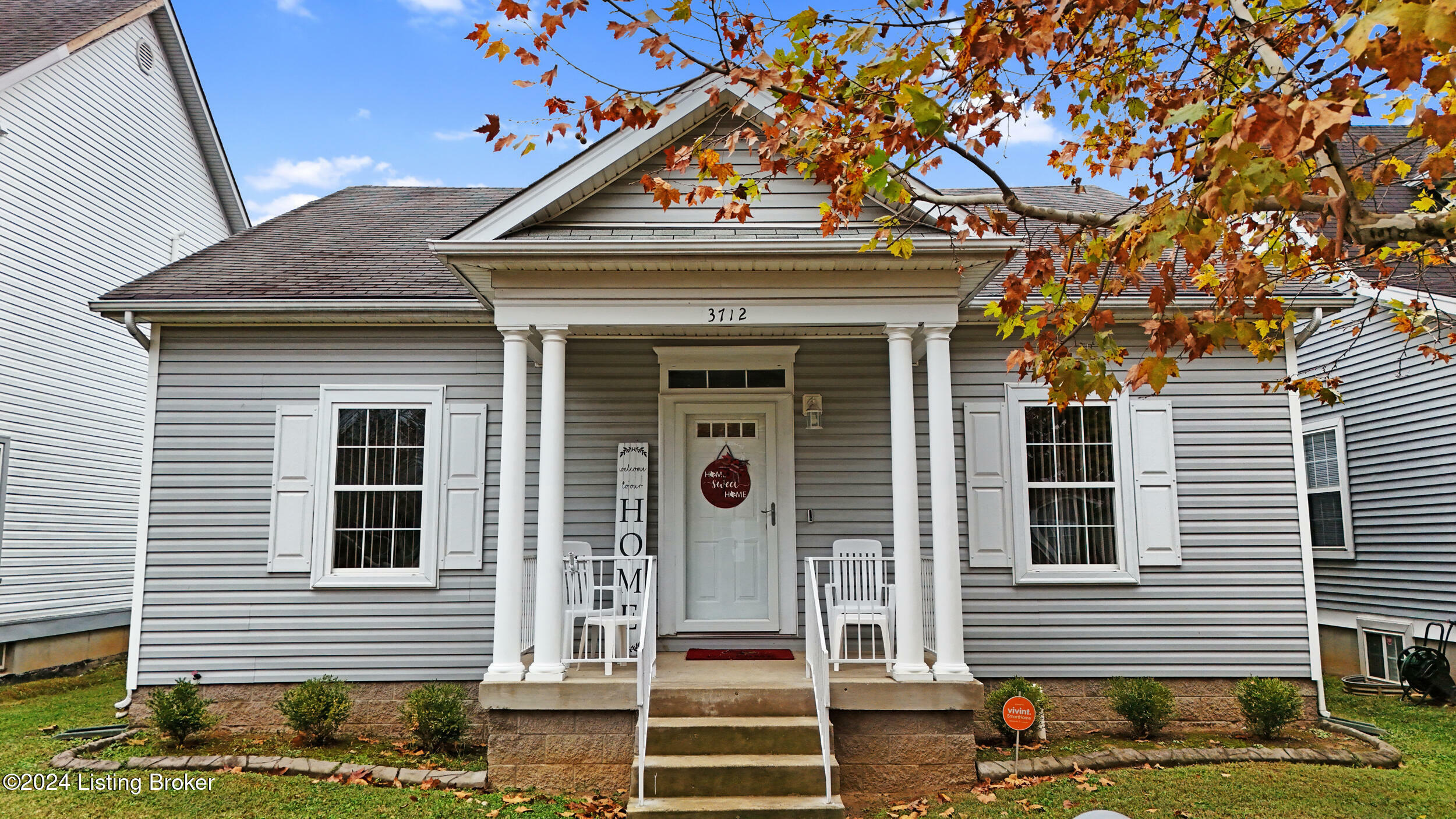 Property Photo: 3712 Stratton Ave KY 40211