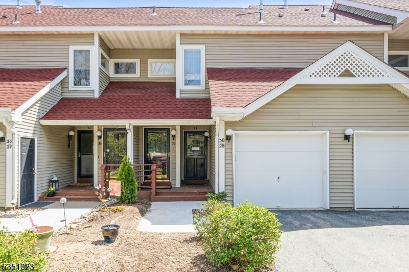 Property Photo: 30 Pine Hollow Ct NJ 07438