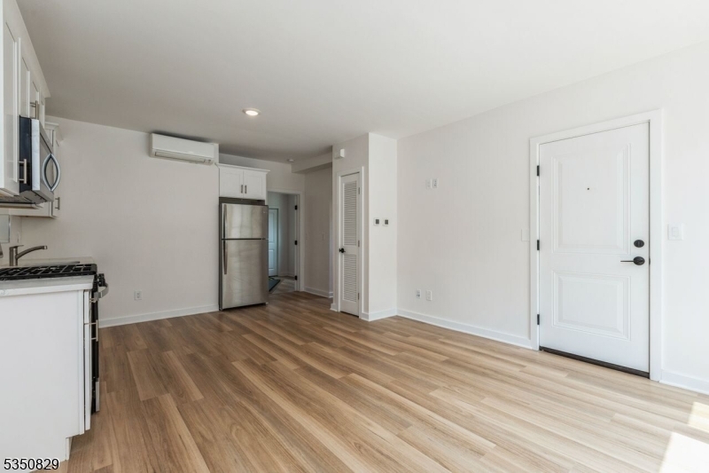 Property Photo: 164 Glenwood Ave 101 4 NJ 07003