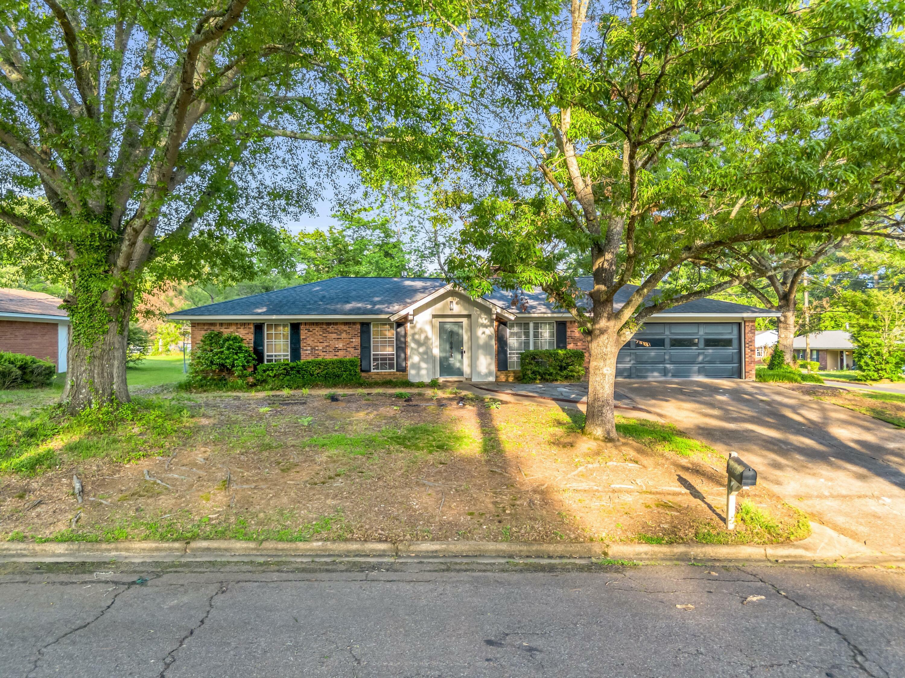 100 Hemlock Dr  Starkville MS 39759 photo