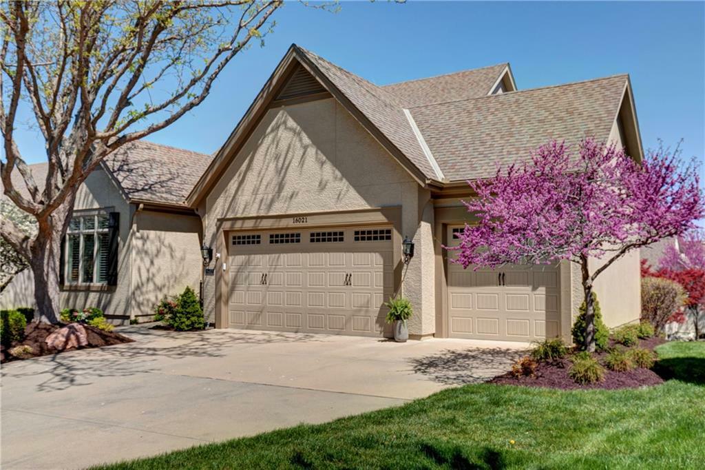 Property Photo:  16021 Grandview Street  KS 66085 