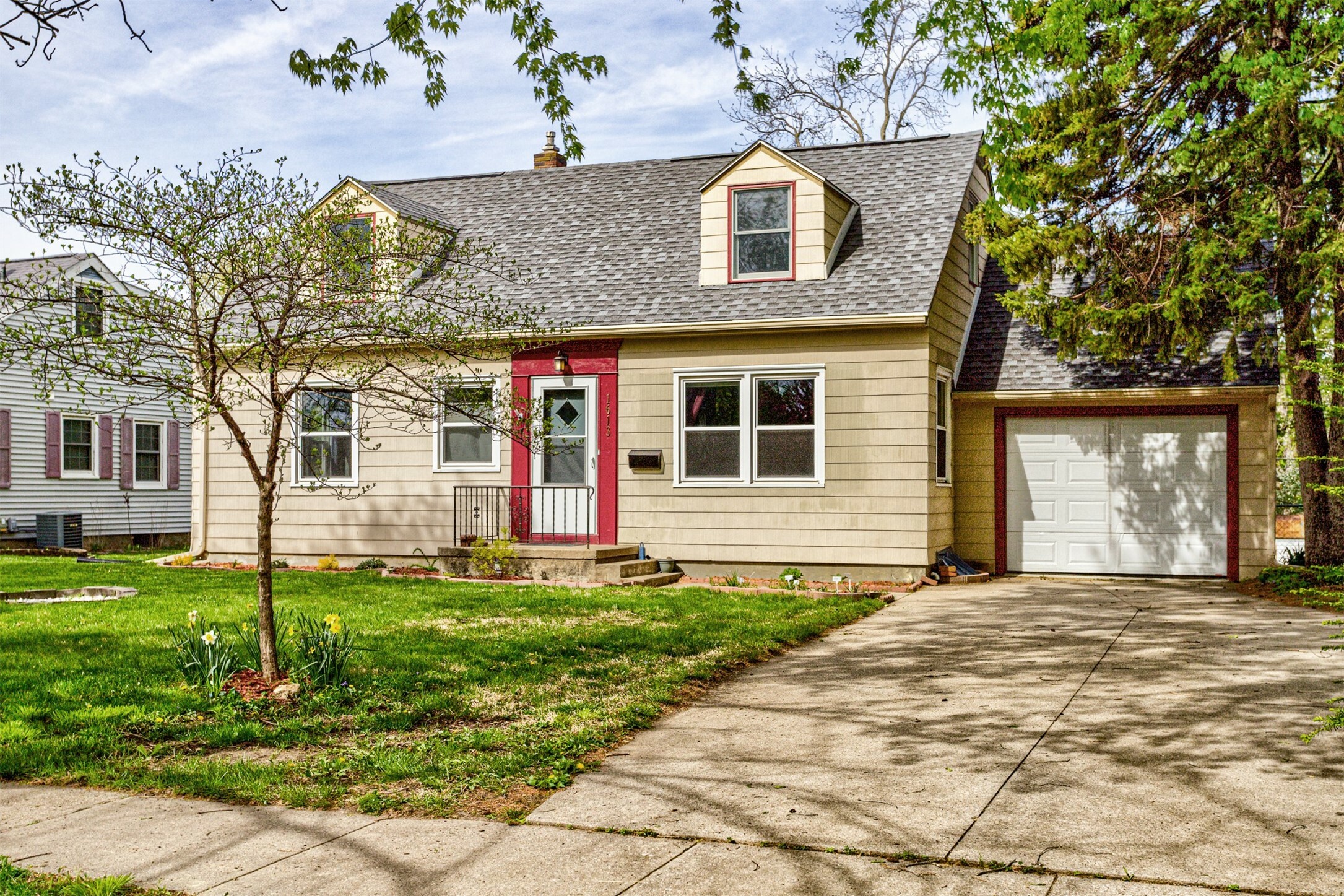Property Photo: 1613 Clark Avenue IA 50010