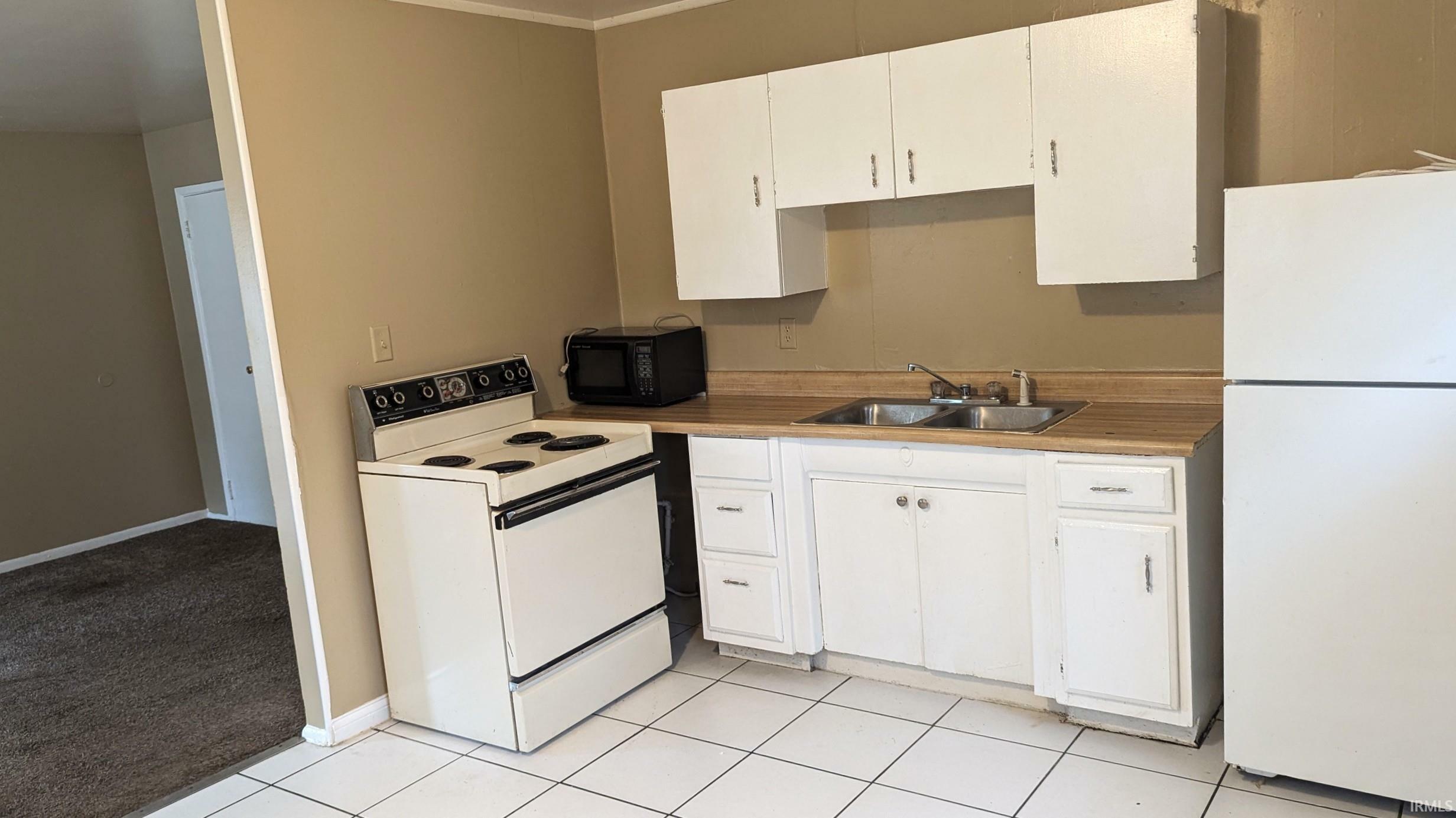 Property Photo: 3624 Schele Avenue IN 46803-2896