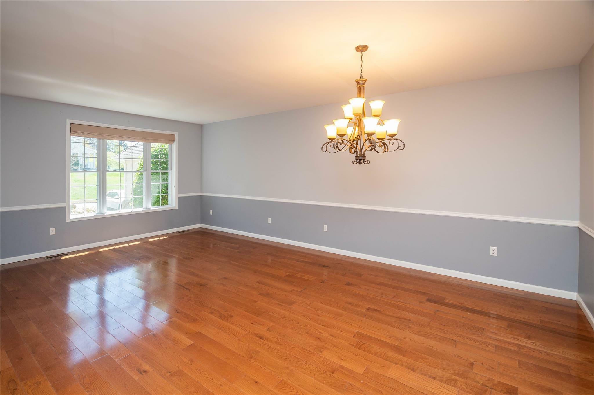 Property Photo: 5 Pinehurst Circle NY 10950