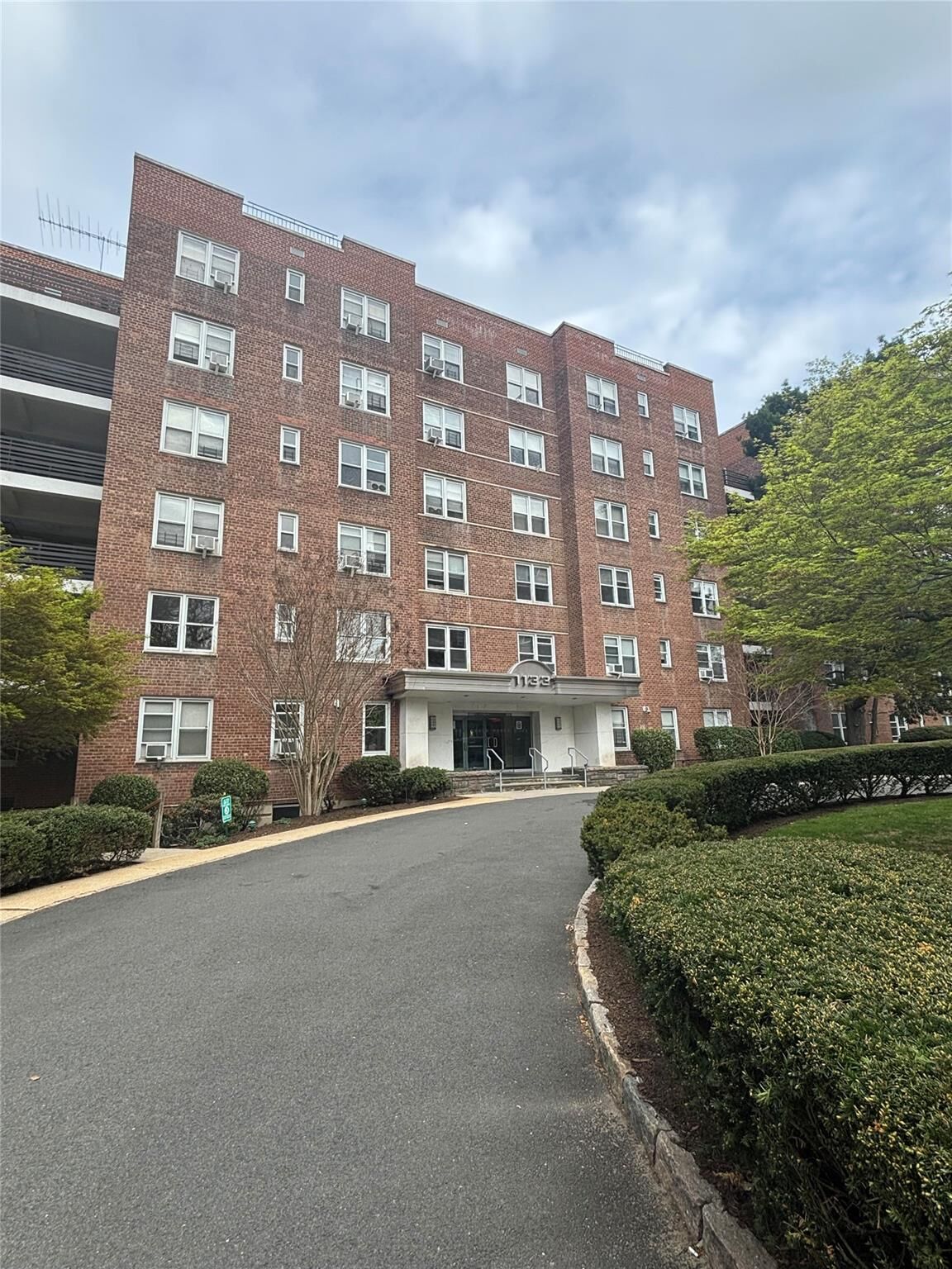 Property Photo:  1133 Midland Avenue 1K  NY 10708 
