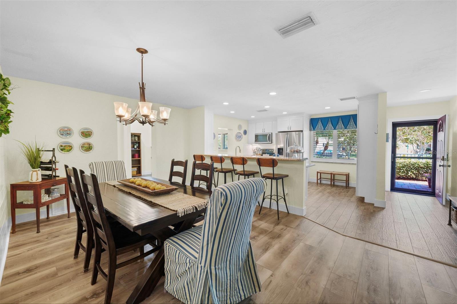 Property Photo:  430 44th Avenue NE  FL 33703 