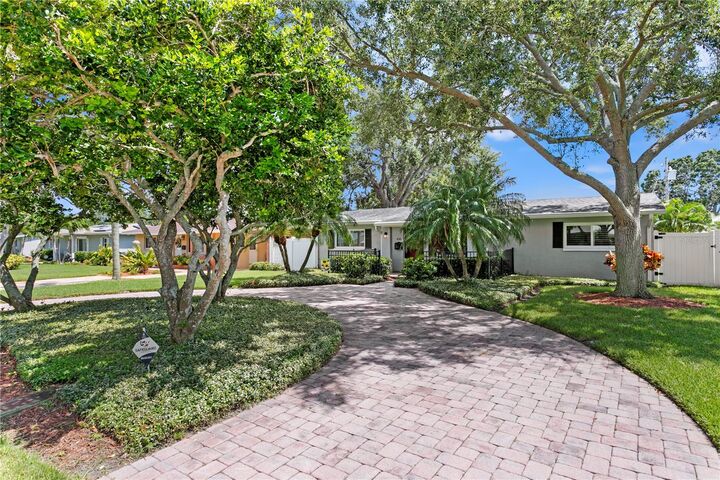 Property Photo: 430 44th Avenue NE FL 33703