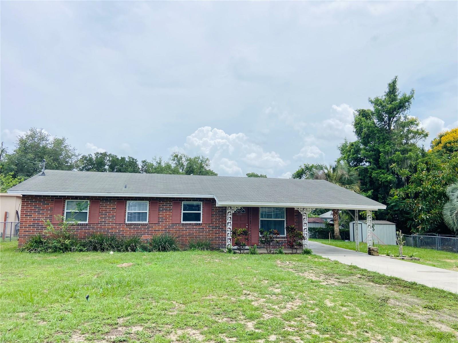 Property Photo: 808 Carol Court FL 32778