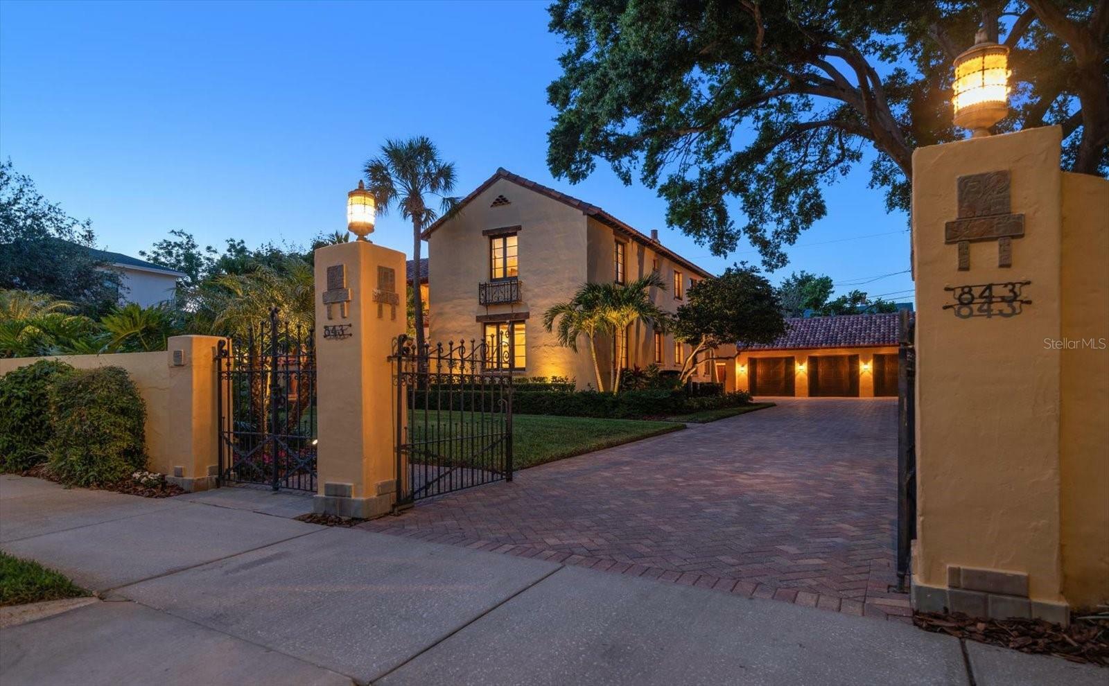 843 17th Avenue N  St Petersburg FL 33704 photo