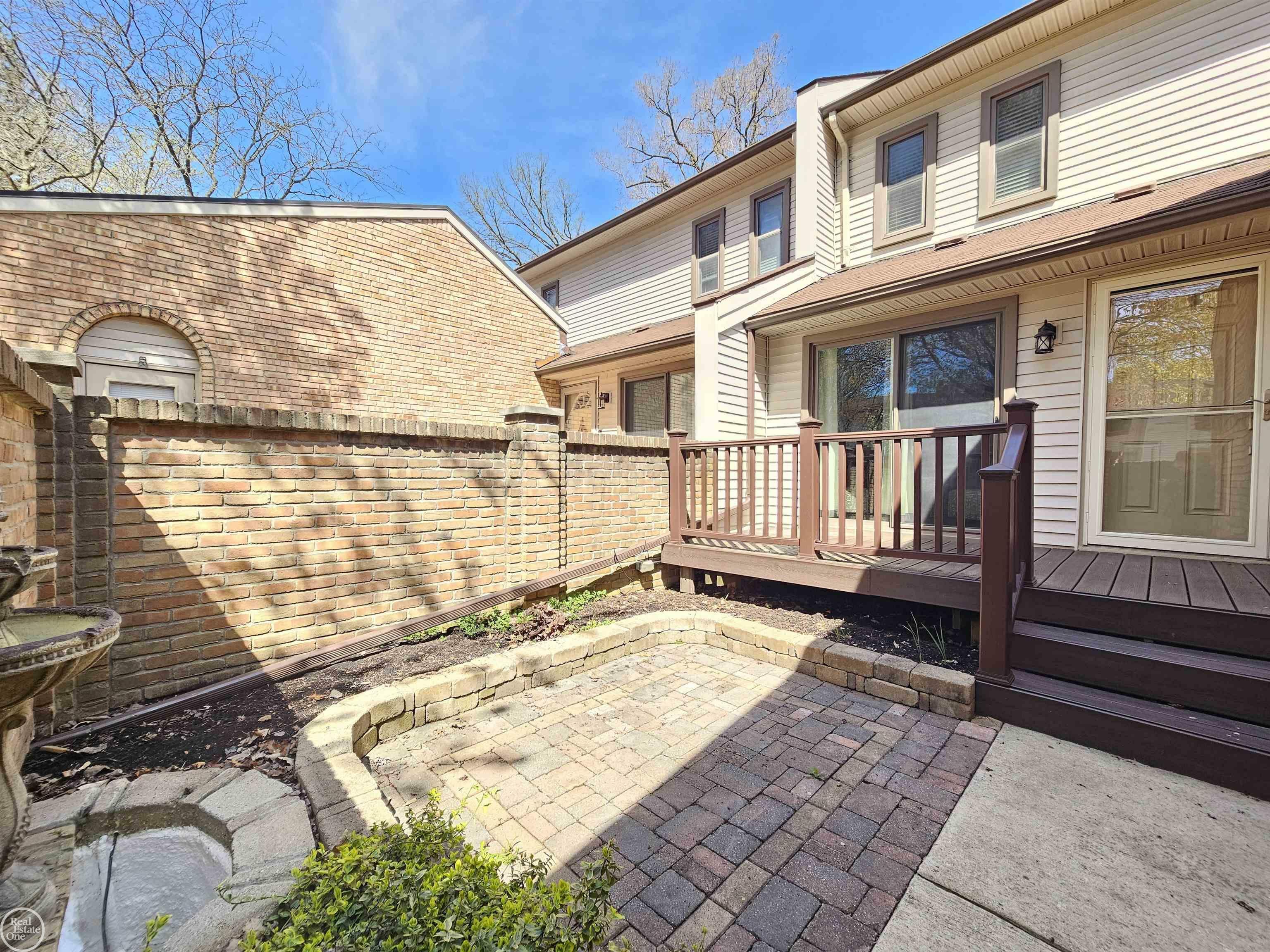 Property Photo: 1074 Willow Grove Court MI 48307