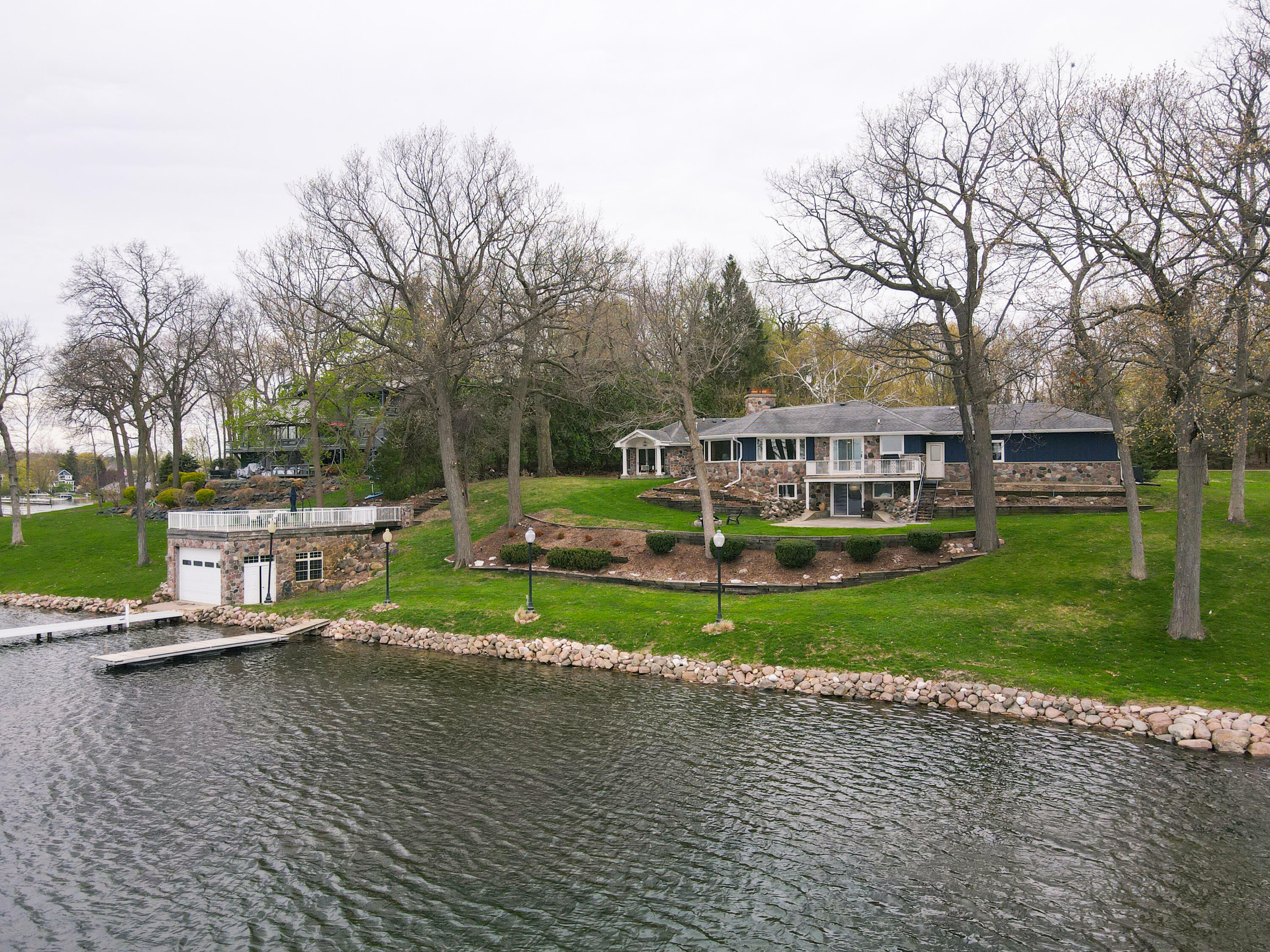 900 Hawks Hollow -  Delafield WI 53018 photo
