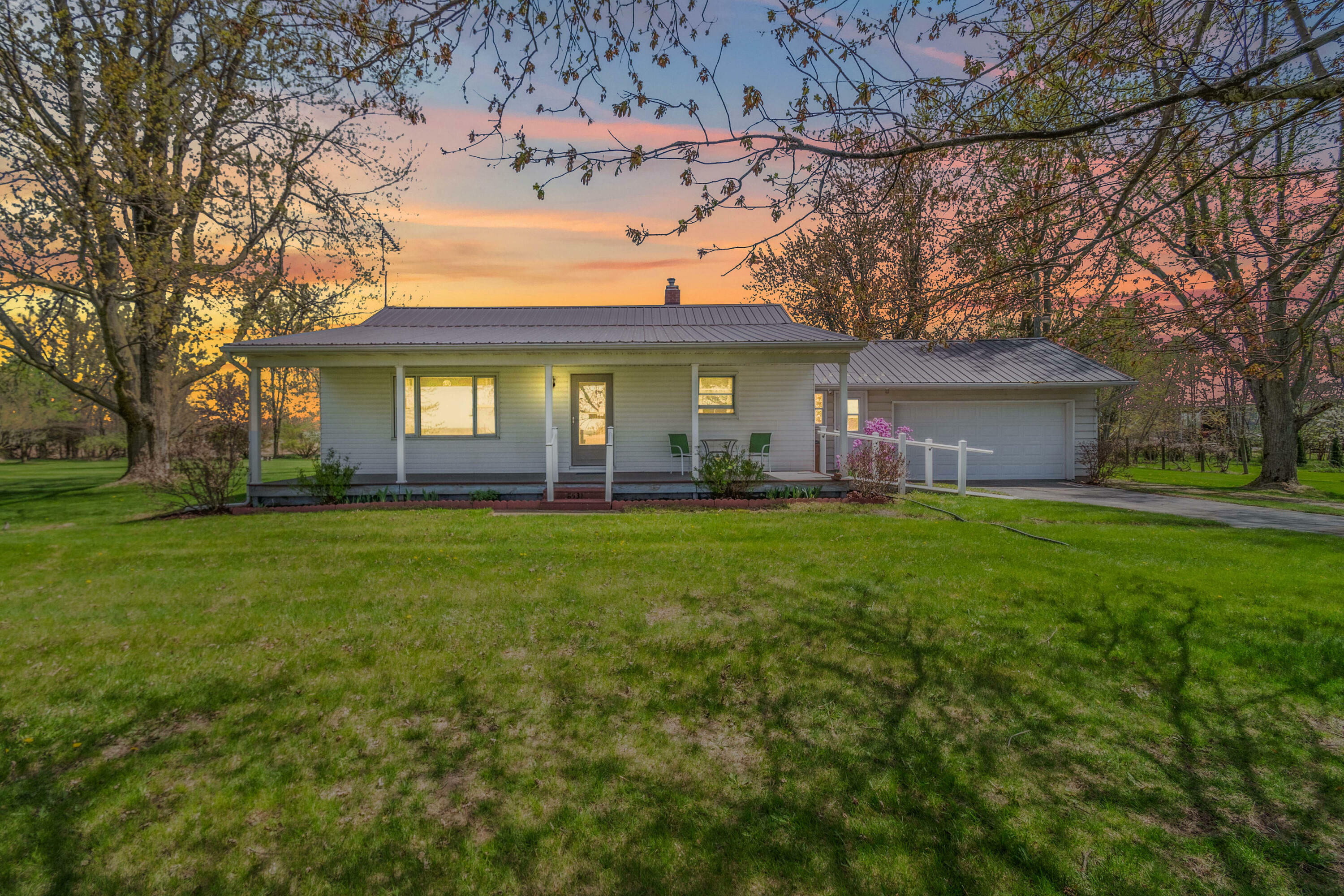 Property Photo: 8531 S Waldron Road MI 49271