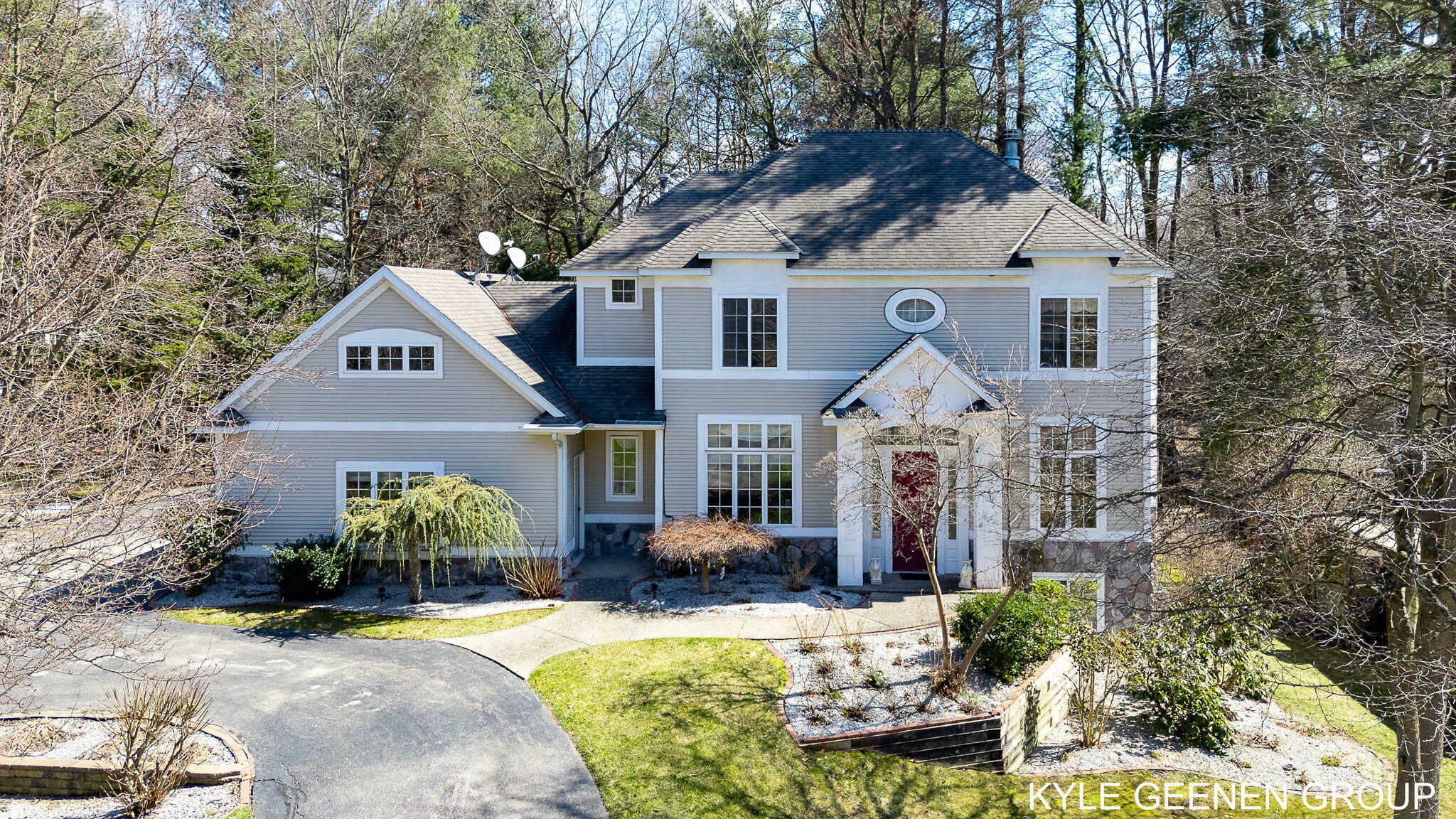 Property Photo: 2918 Foxboro Lane MI 49424