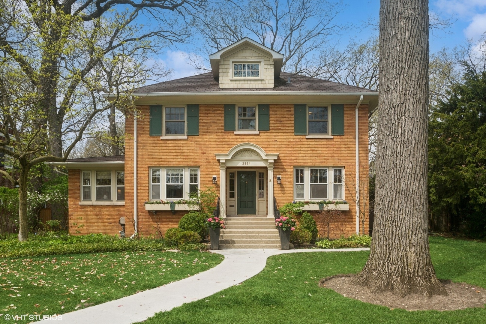 Property Photo: 2334 Central Park Avenue IL 60201