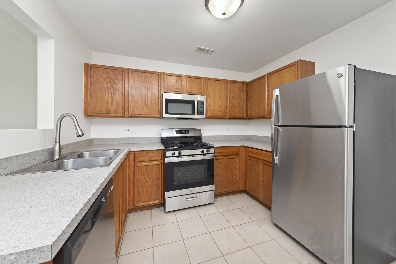 Property Photo: 676 Four Seasons Boulevard IL 60504