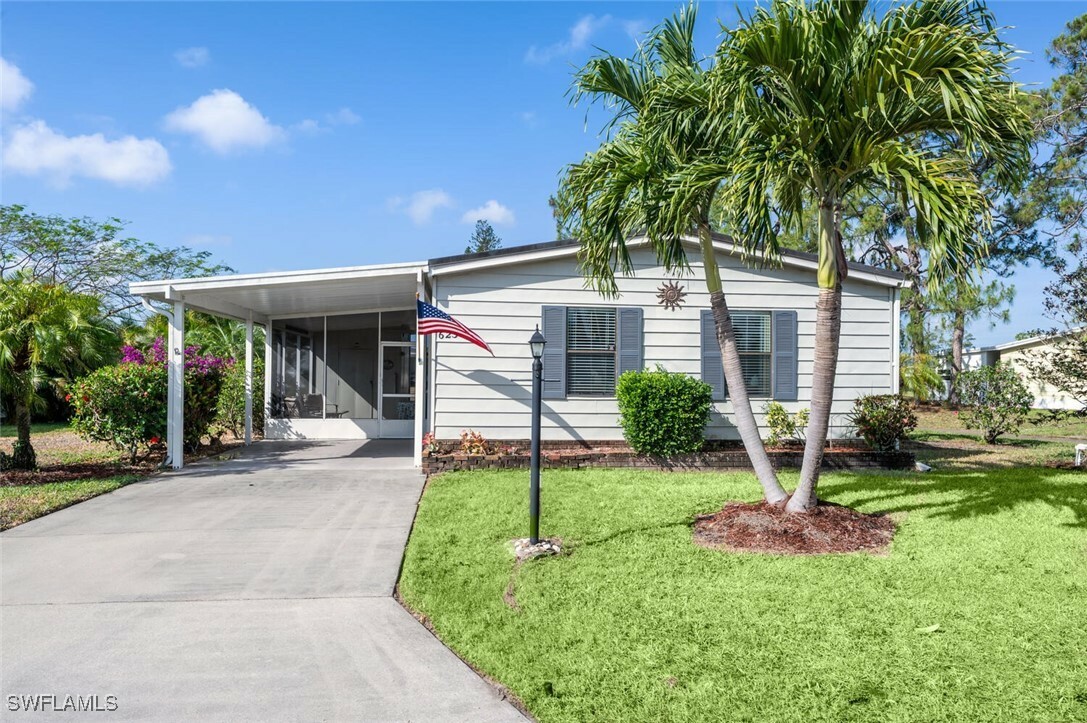 Property Photo: 623 Charlemagne Boulevard FL 34112