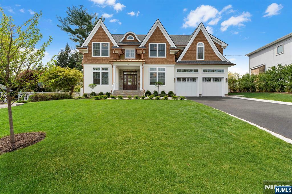 Property Photo:  229 Bogert Place  NJ 07652 