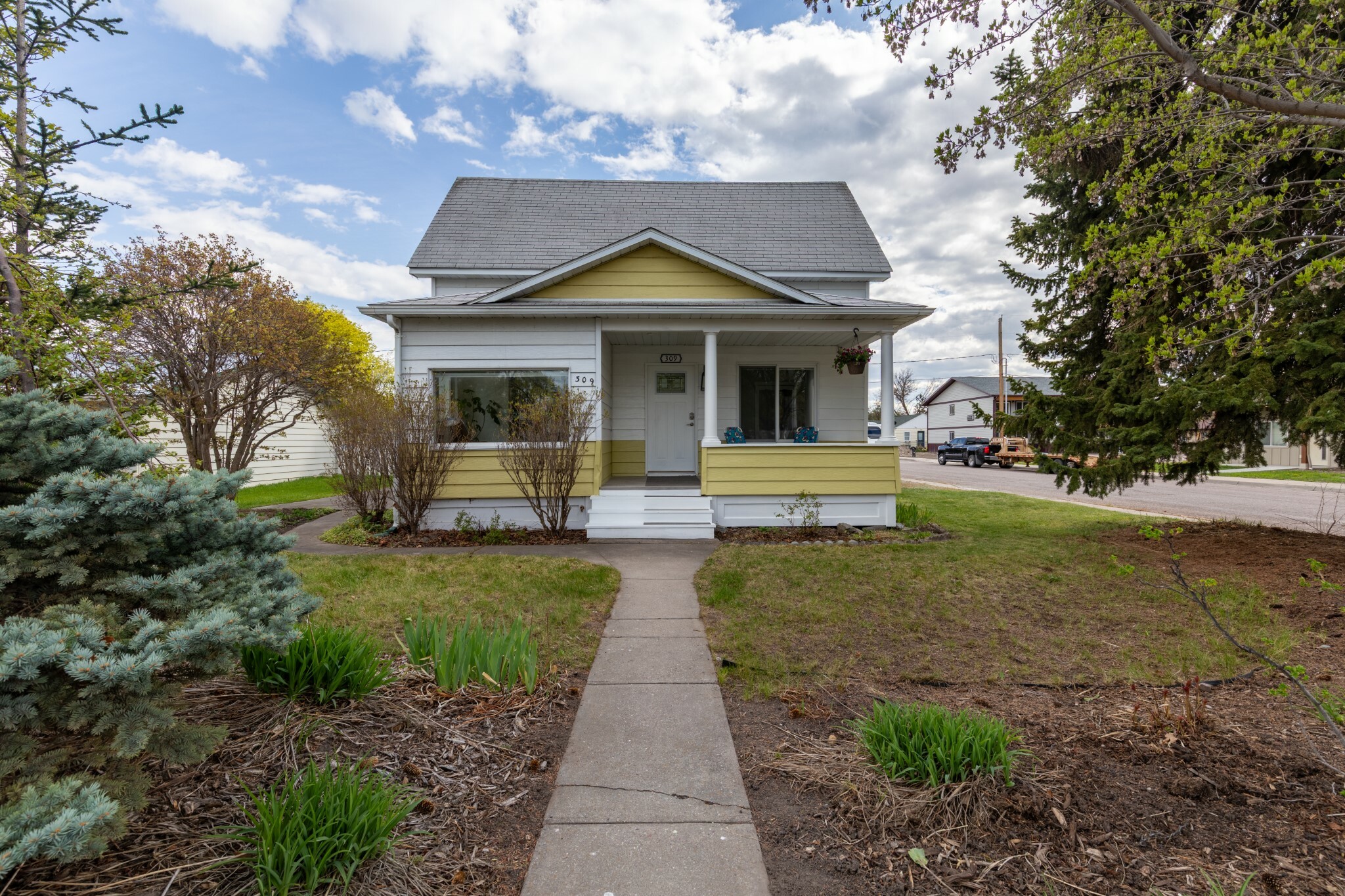Property Photo: 309 7th Avenue W MT 59860