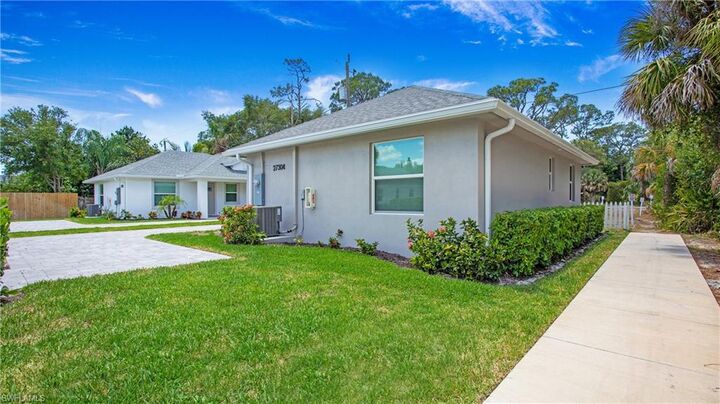 Property Photo: 27304 Dortch Ave 304 FL 34135