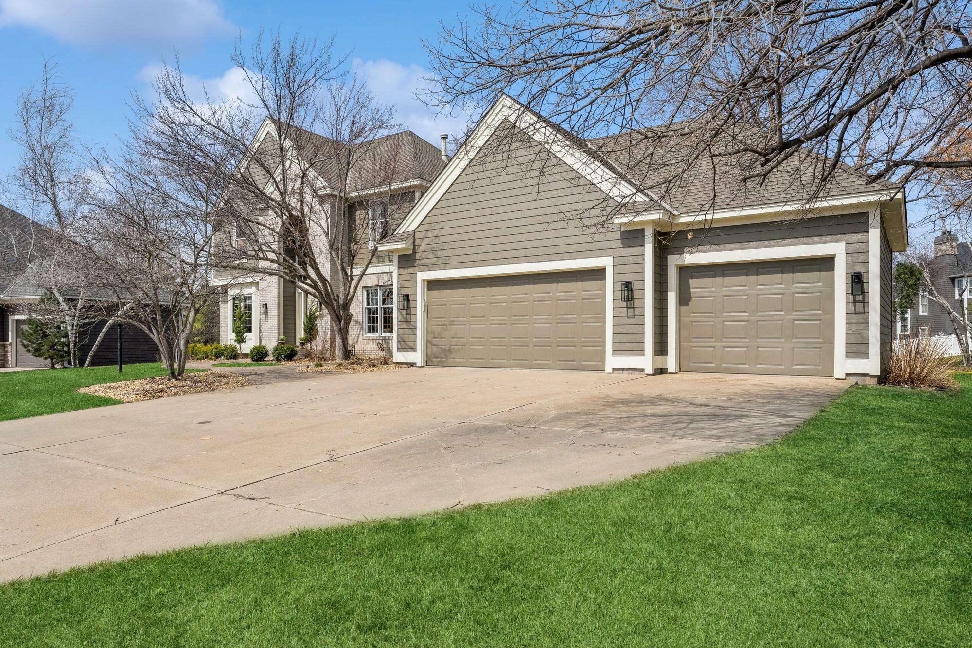 Property Photo: 3412 Williamsburg Parkway MN 55129