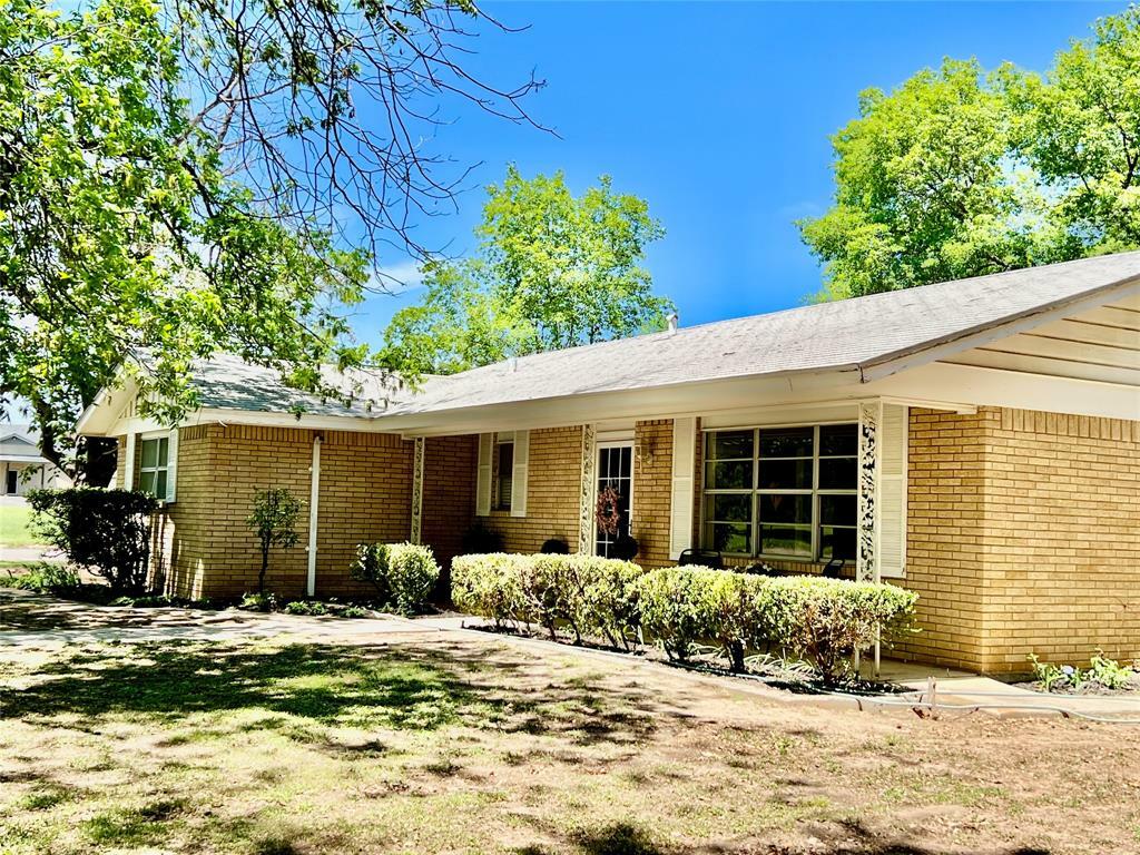 Property Photo: 2100 16th Street TX 76801