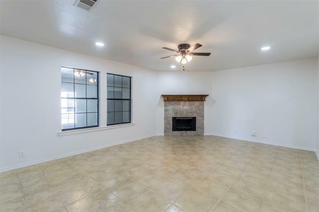 Property Photo: 6517 Bob Hanger Street TX 76179