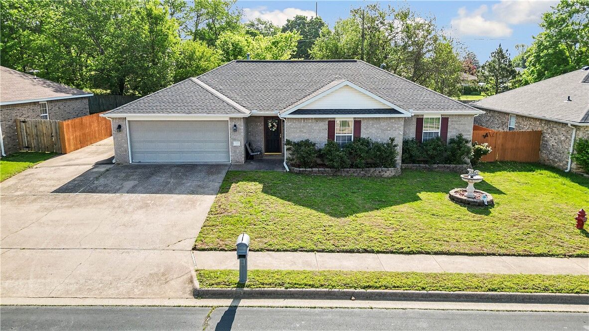 Property Photo:  525 Prairie Street  AR 72745 