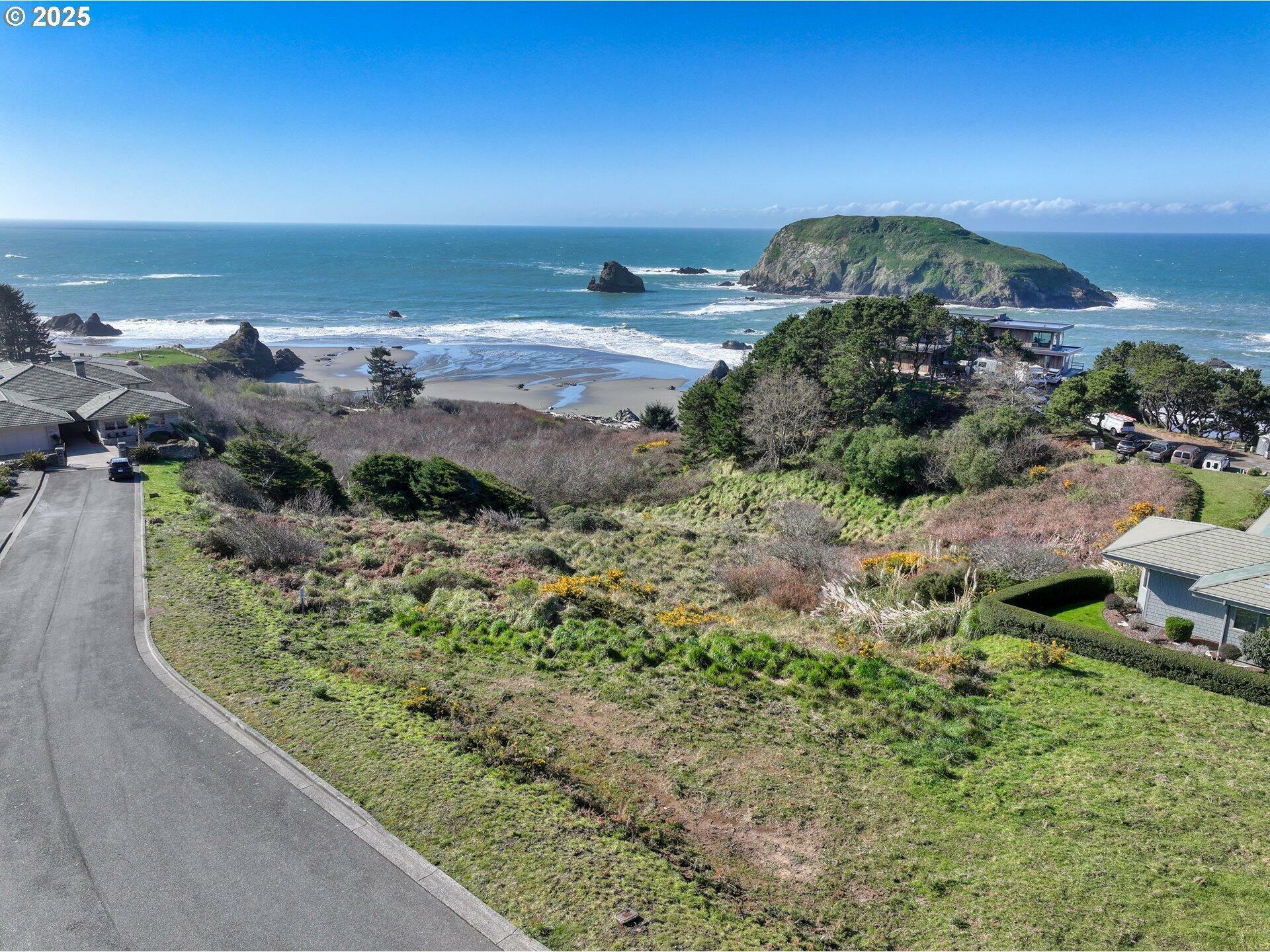 Property Photo: 17116 Pacific Heights Street OR 97415