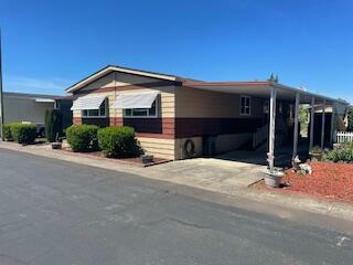 Property Photo: 301 Freeman Road Unit 23 OR 97502