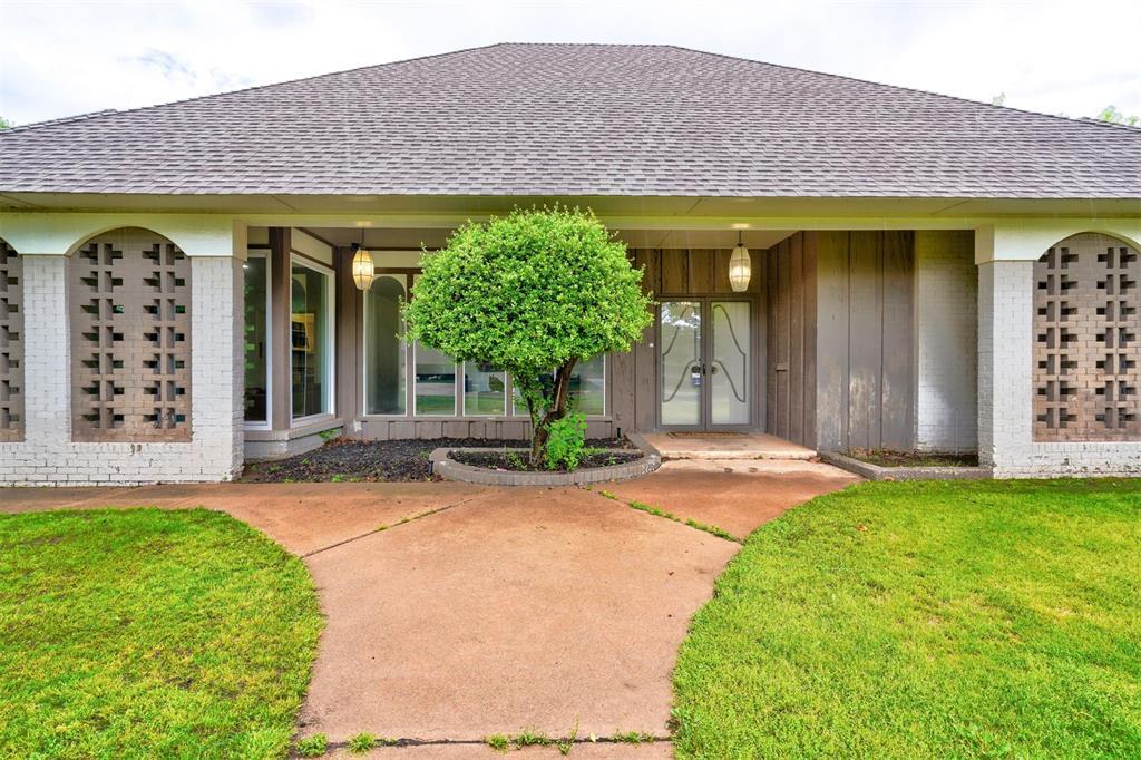 Property Photo: 3117 Quail Creek Road OK 73120