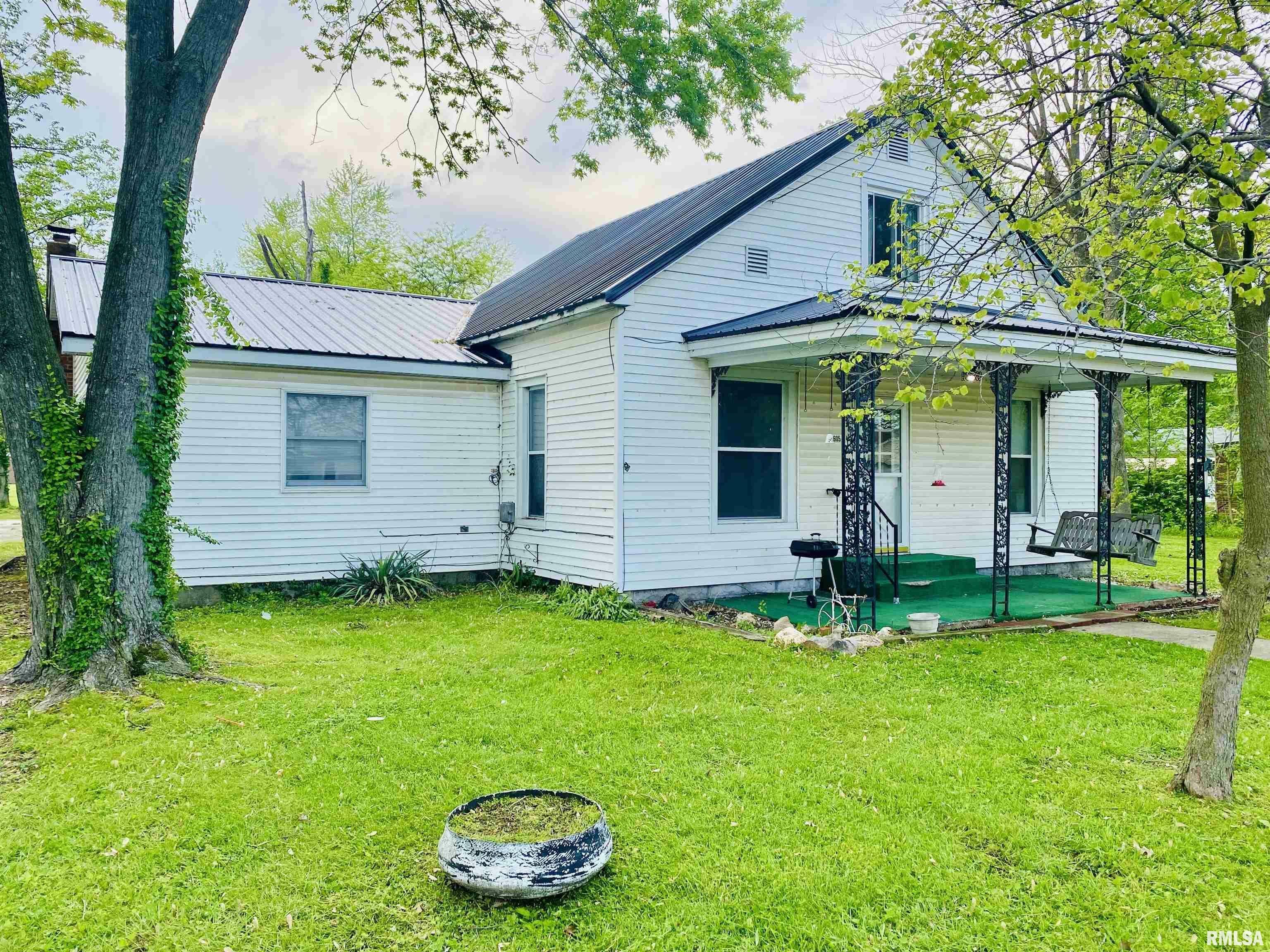 Property Photo: 605 N Cedar Street IL 62801