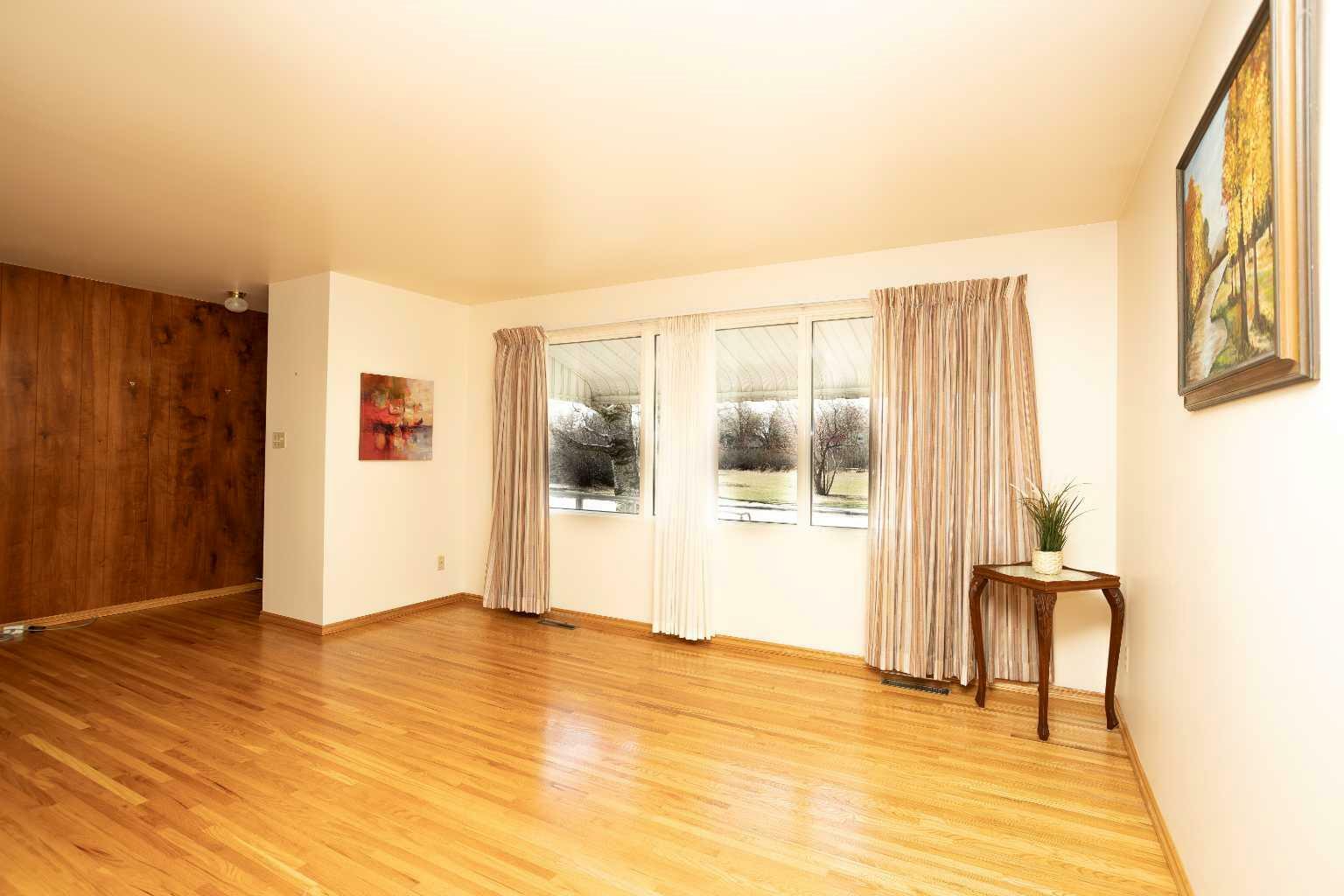 Property Photo: 4005 41 Avenue AB T4N 2X9